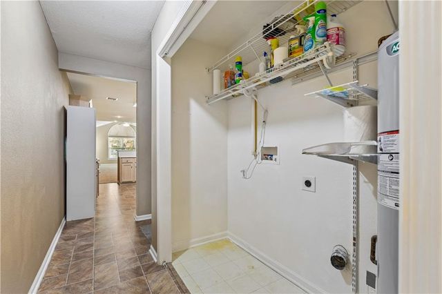 931 NE Devon Drive, Lee's Summit, MO 64064