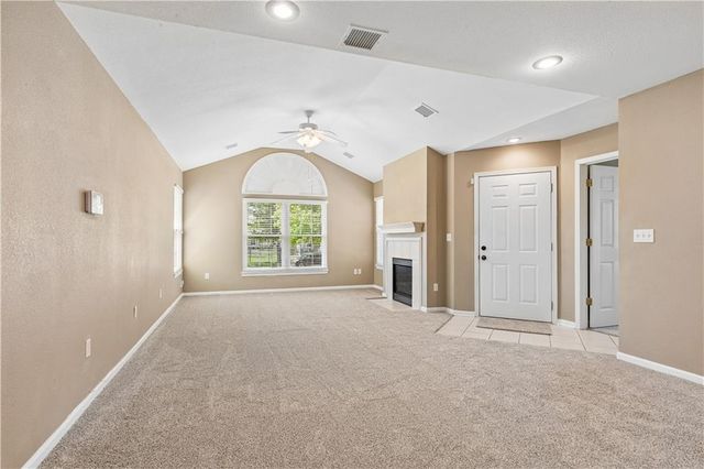 931 NE Devon Drive, Lee's Summit, MO 64064