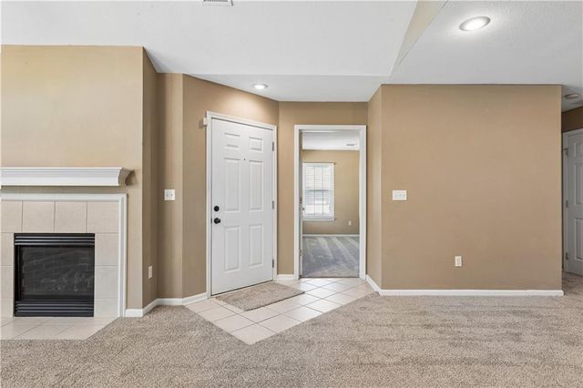 931 NE Devon Drive, Lee's Summit, MO 64064
