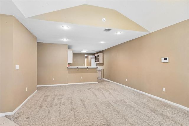 931 NE Devon Drive, Lee's Summit, MO 64064