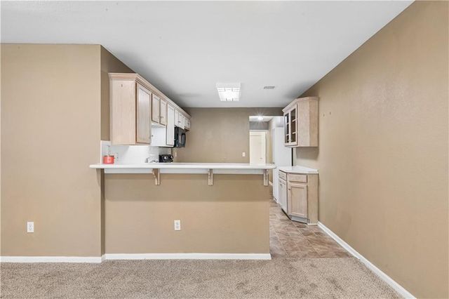 931 NE Devon Drive, Lee's Summit, MO 64064