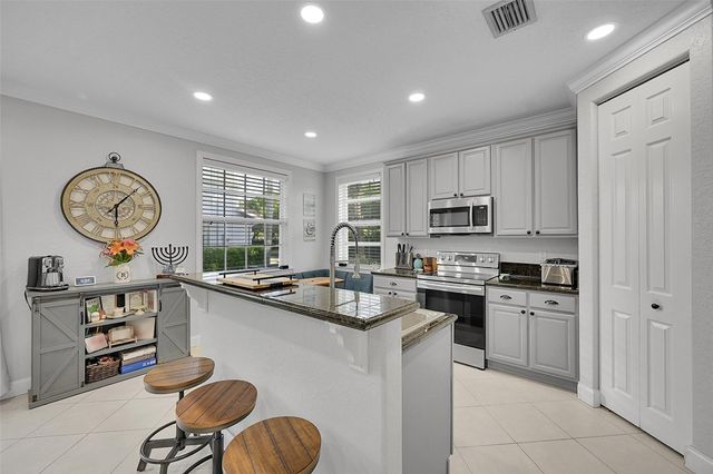 81 Legacy Ct, Delray Beach, FL 33445