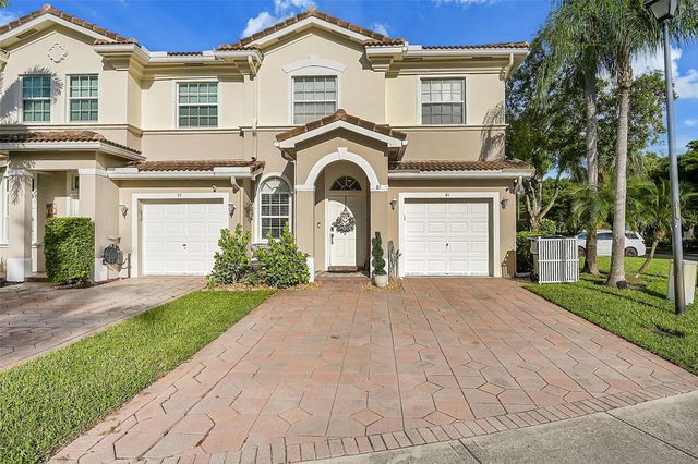 81 Legacy Ct, Delray Beach, FL 33445