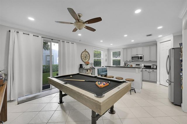 81 Legacy Ct, Delray Beach, FL 33445