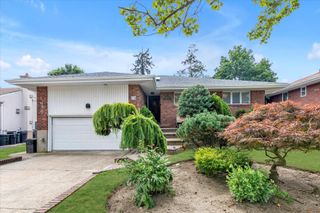 636 Diane Place, North Woodmere, NY 11581