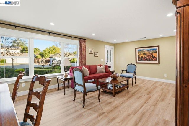 2124 Orion Ct, Livermore, CA 94550