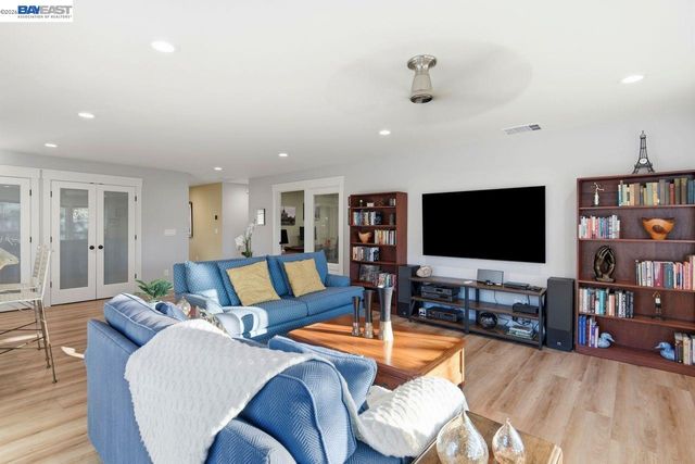 2124 Orion Ct, Livermore, CA 94550