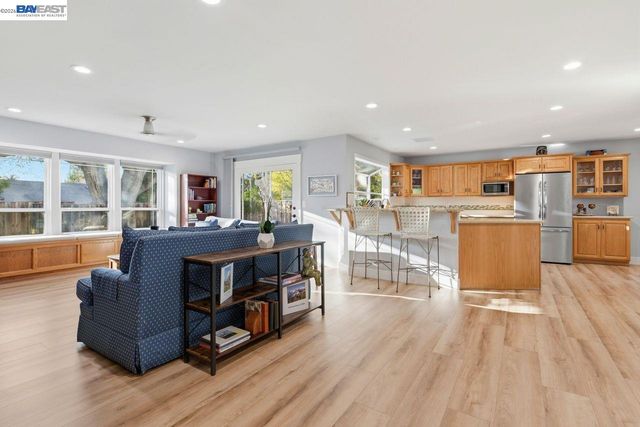 2124 Orion Ct, Livermore, CA 94550