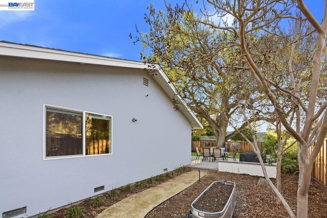 2124 Orion Ct, Livermore, CA 94550