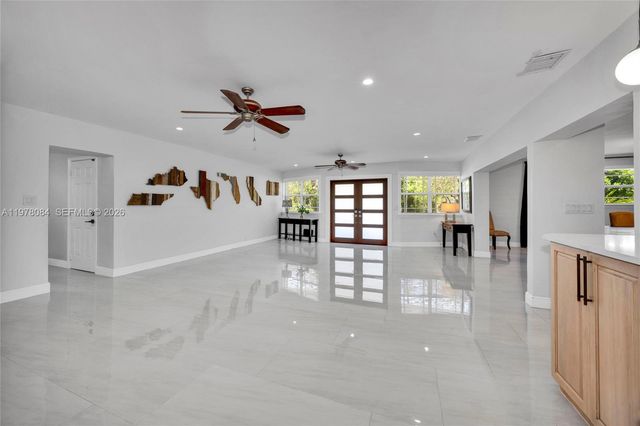 6904 SW 65th Ave, South Miami, FL 33143