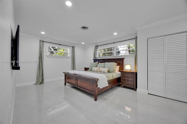 6904 SW 65th Ave, South Miami, FL 33143