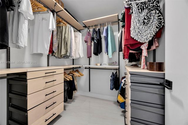 6904 SW 65th Ave, South Miami, FL 33143