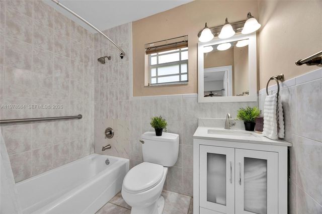 6904 SW 65th Ave, South Miami, FL 33143