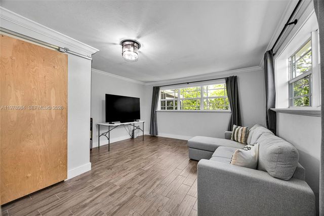 6904 SW 65th Ave, South Miami, FL 33143