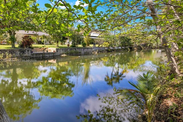 6904 SW 65th Ave, South Miami, FL 33143