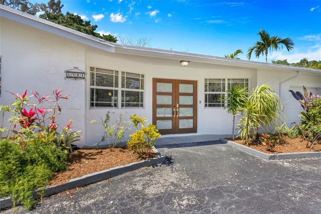 6904 SW 65th Ave, South Miami, FL 33143