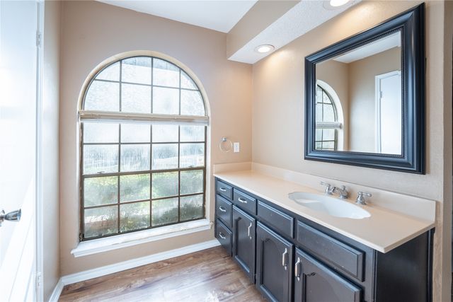 604 Windgate Court, Arlington, TX 76012