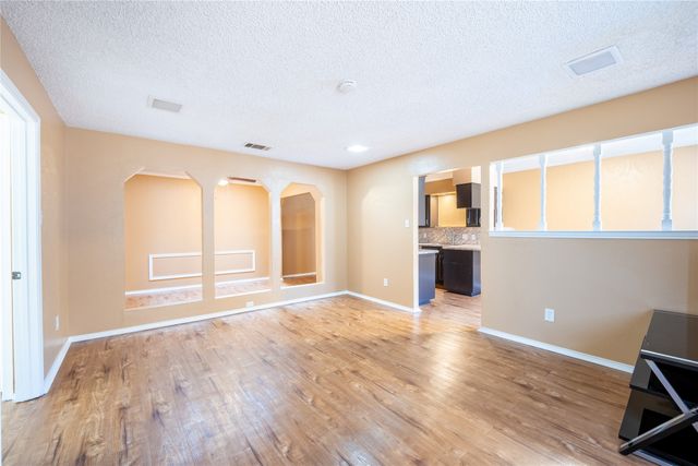 604 Windgate Court, Arlington, TX 76012