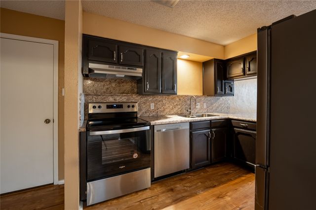 604 Windgate Court, Arlington, TX 76012