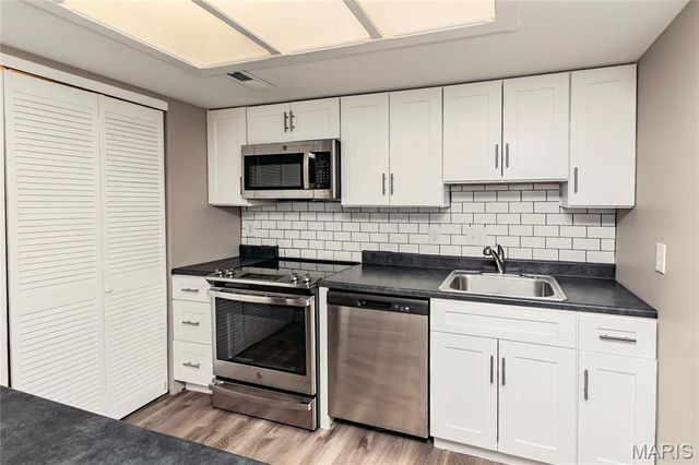 650 S Old Highway 141 F, Fenton, MO 63026
