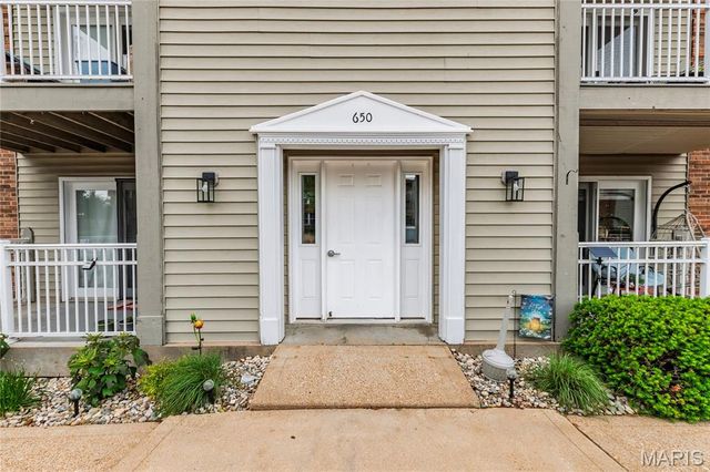 650 S Old Highway 141 F, Fenton, MO 63026