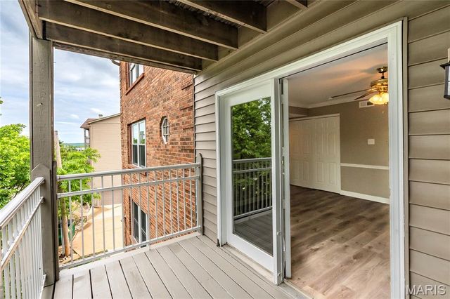 650 S Old Highway 141 F, Fenton, MO 63026