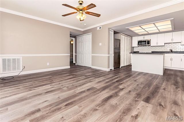 650 S Old Highway 141 F, Fenton, MO 63026