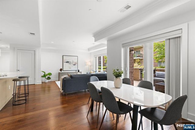 150 Henley Place 213, Weehawken, NJ 07086