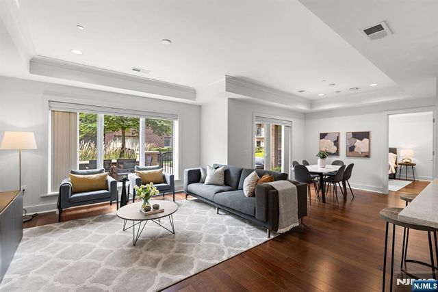 150 Henley Place 213, Weehawken, NJ 07086
