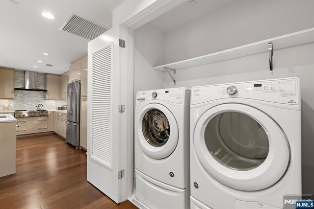 150 Henley Place 213, Weehawken, NJ 07086