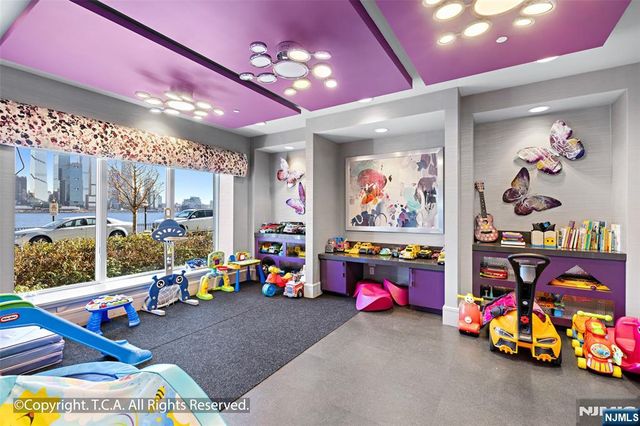 150 Henley Place 213, Weehawken, NJ 07086