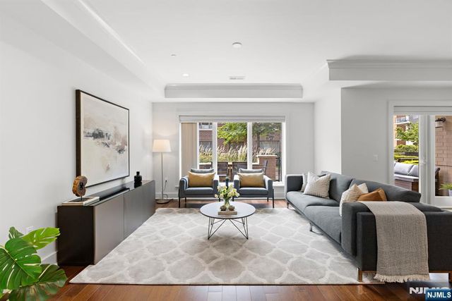 150 Henley Place 213, Weehawken, NJ 07086