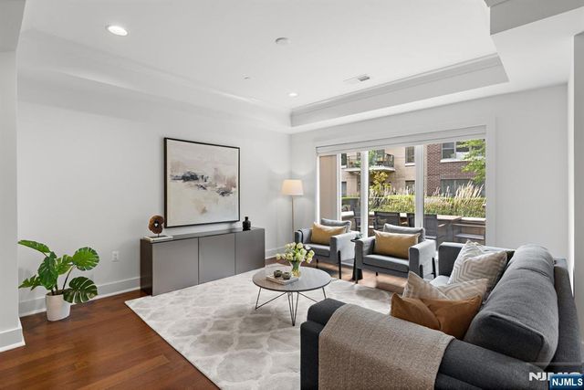 150 Henley Place 213, Weehawken, NJ 07086