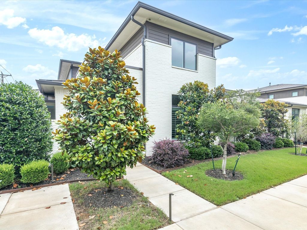 324 Nursery Lane, Fort Worth, TX 76114