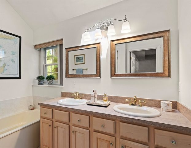 7 Shannon Lane, Beverly, MA 01915