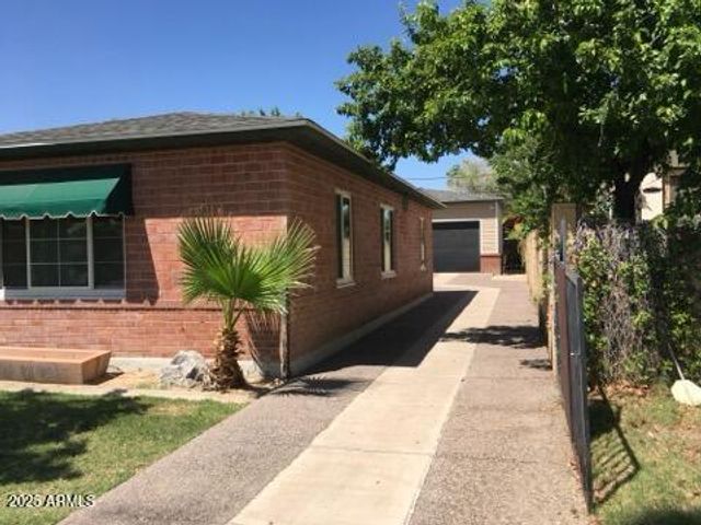 538 W HOLLY Street W, Phoenix, AZ 85003