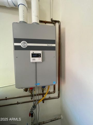 538 W HOLLY Street W, Phoenix, AZ 85003