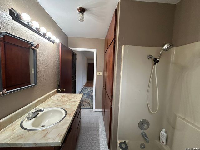 216 Clutter, San Antonio, TX 78214