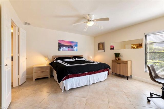 515 Beachwalk CIR, Naples, FL 34108