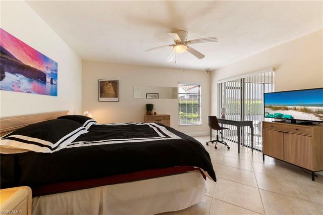 515 Beachwalk CIR, Naples, FL 34108