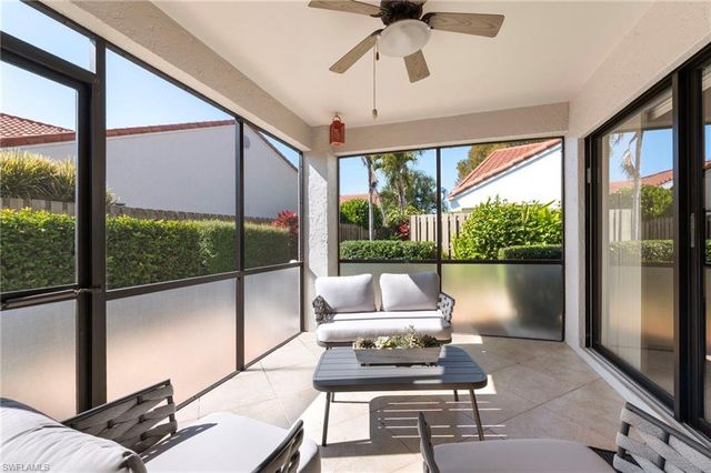 515 Beachwalk CIR, Naples, FL 34108