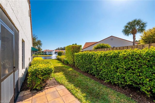 515 Beachwalk CIR, Naples, FL 34108