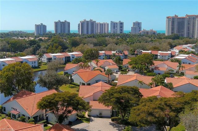 515 Beachwalk CIR, Naples, FL 34108