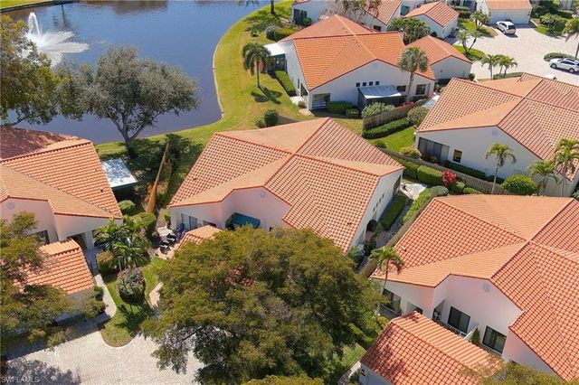 515 Beachwalk CIR, Naples, FL 34108