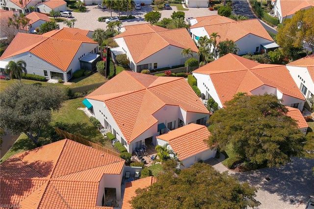 515 Beachwalk CIR, Naples, FL 34108