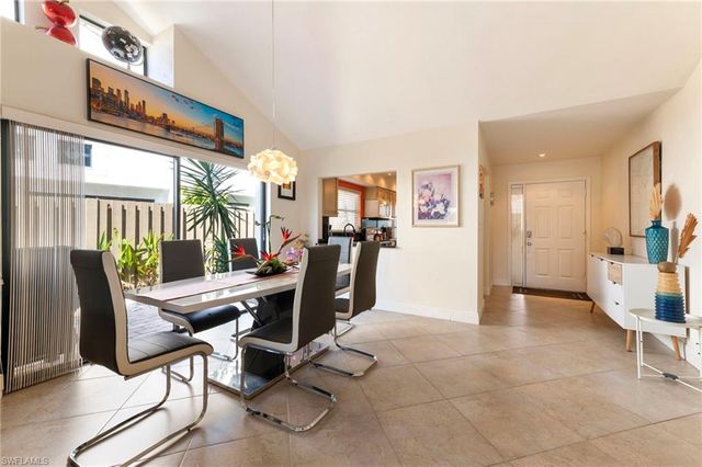 515 Beachwalk CIR, Naples, FL 34108