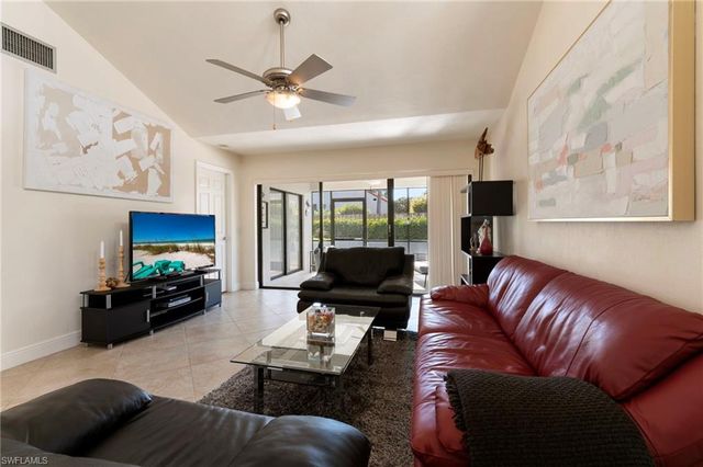 515 Beachwalk CIR, Naples, FL 34108