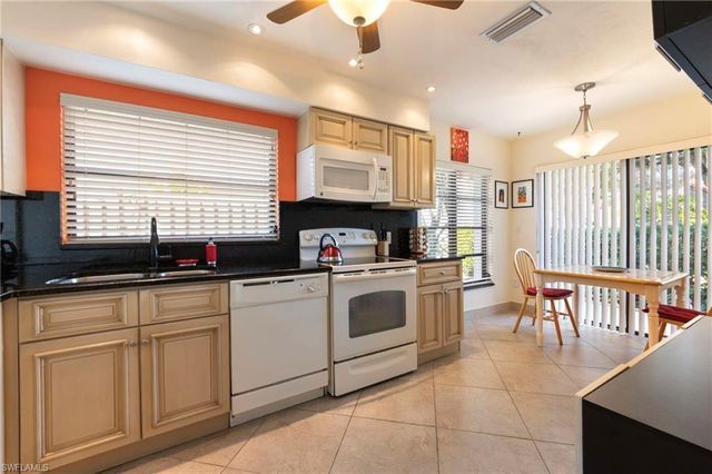 515 Beachwalk CIR, Naples, FL 34108