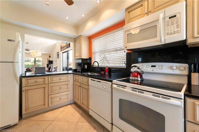 515 Beachwalk CIR, Naples, FL 34108