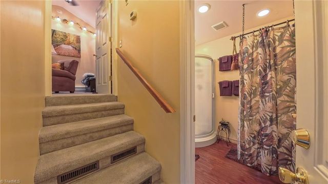 1566 Thore Road, Pinnacle, NC 27043